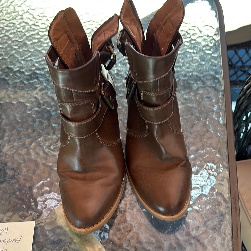 Sofft Brown Ankle Boots with Lace-Up Design